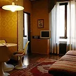 Aparthotel House
