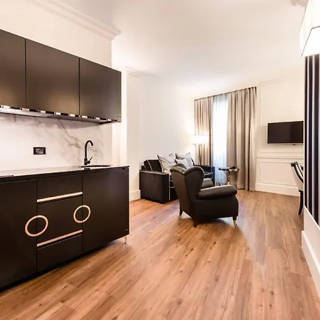 מלון דירות House 4*