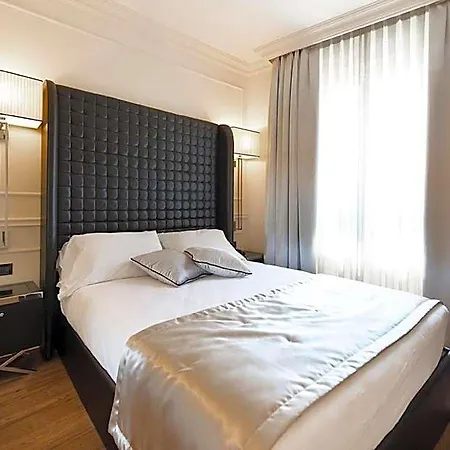 House 4* Βερόνα