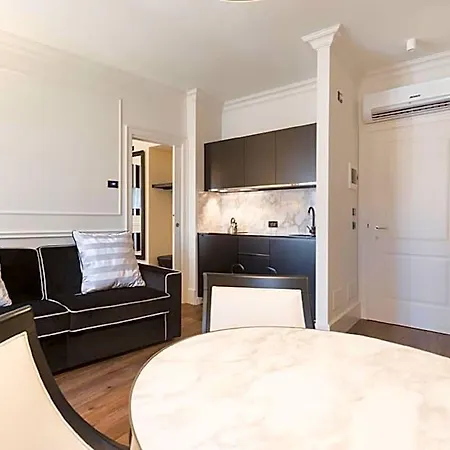 House 4* Βερόνα