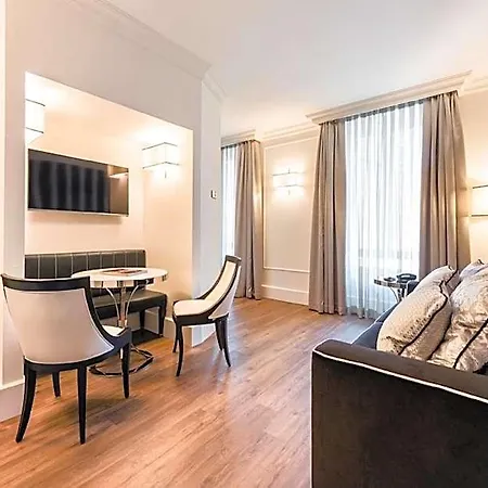 House 4* Βερόνα