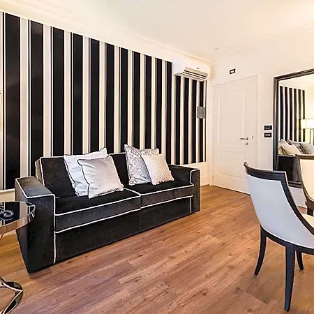 House Ξενοδοχείο με διαμερίσματα 4*
