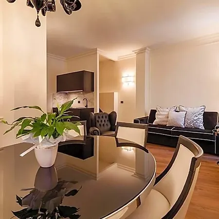 House Ξενοδοχείο με διαμερίσματα 4*