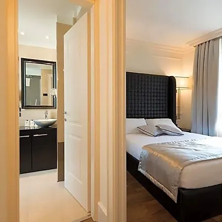 Ξενοδοχείο με διαμερίσματα House 4*