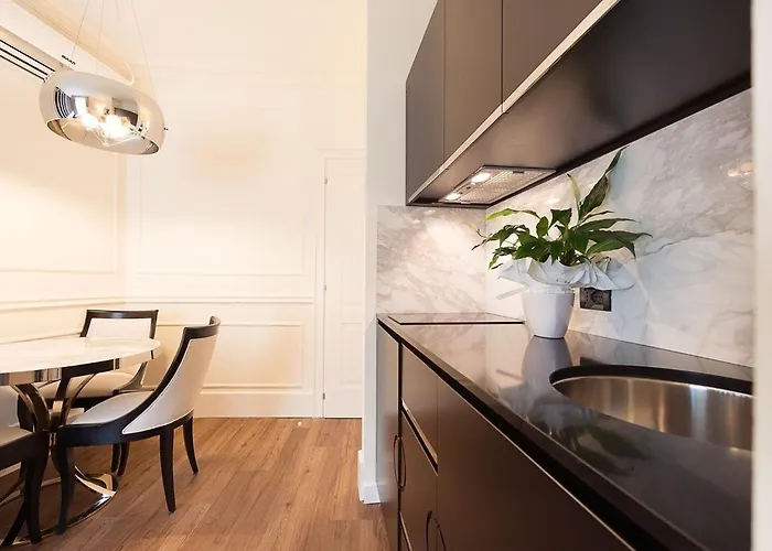 Hotel apartamentowy House 4*