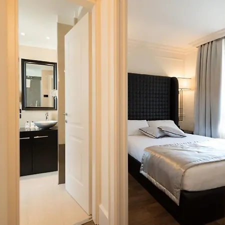 Lägenhetshotell House 4*