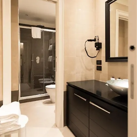 Lägenhetshotell House 4*